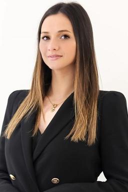 Adriana Menezes